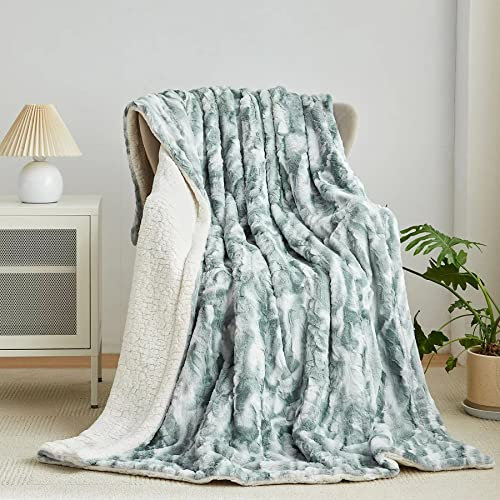 Wajade Couverture Plaid Polaire Super Chaude, Bleu grisâtre Plaid Fausse Fourrure Haute Qualité, Poil Confortable, Canape, Ultra Douce et Duveteuse,160 x 200 cm