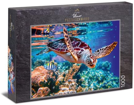 Ulmer Puzzleschmiede - Puzzle „Meeresschildkröte“ - Klassisches 1000 Teile Puzzle aus dem Meer – Puzzlemotiv der schwimmenden Schildkröte als leuchtende Unterwasser-Aufnahme in der Südsee