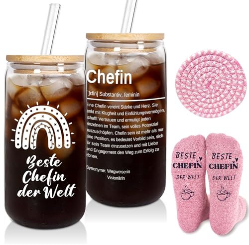 ANOTION Chefin Geschenk - 500 ml Glas Mit Deckel und Strohhalm, Lustige Geschenk Tasse Personalisierte Team Dankeschön Geschenke für Beste Chefin zum Geburtstag Weihnachten Geschenkideen