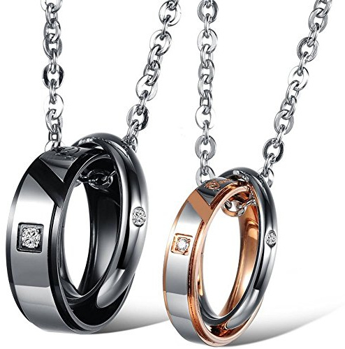 JewelryWe Schmuck Freundschaftsketten mit kostenloser Gravur, Edelstahl Partner-Anhänger Halskette mit His Queen Her King Ringe, Paar Anhänger Kette für Damen Herren, Schwarz Rosegold Silber
