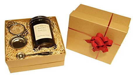 Courtlodge Tea Estate Black Loose Leaf Sri Lanka Tea Wrapped Gift Set 100g in Caddy with Tea Strainer and Measuring Spoon by TeaCakes of Yorkshire
