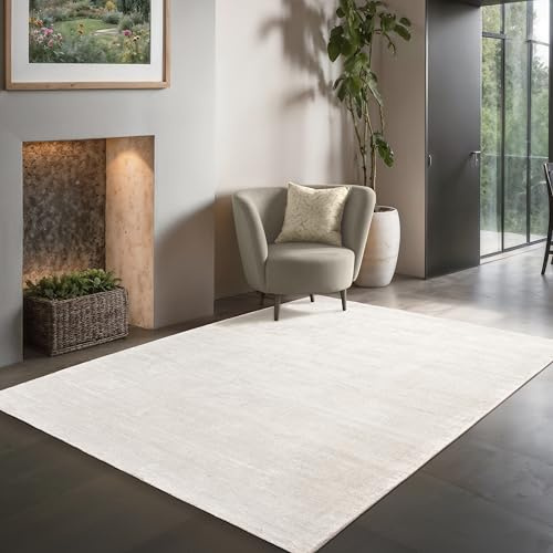 the carpet Janelle eleganter hochwertiger Viskose Wohnzimmer Teppich, exquisiter handegewebter Kurzflor mit Premium-Qualität, pflegeleicht, farbecht, Weiß, 80 x 150 cm