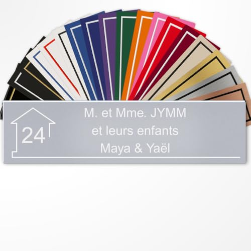 Targhetta per Cassetta delle Lettere Personalizzata 10x2,5 cm in PVC – Incisione Laser – 22 Colori – Con o Senza Motivo (Testo grigio su bianco)