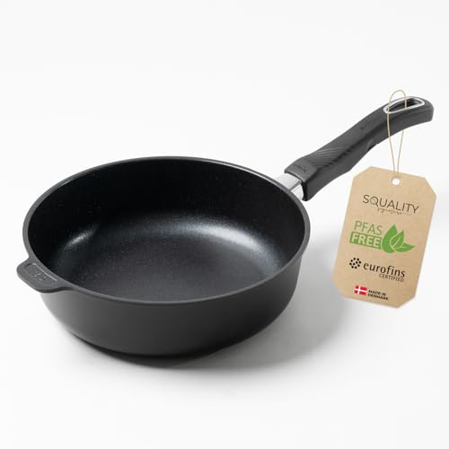 Squality Premium Sauteuse Pfanne 24 cm – PFAS-freie Antihaft Pfanne aus Dänemark | Ofenfest bis 260 °C, induktionsgeeignet, ergonomisch geformt, für gesundes Kochen ohne Schadstoffe | Non Stick Pan