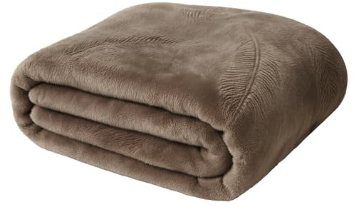 Cleanlevel Kuscheldecke 150 × 200 cm – extra weich & warm, 100% Polyester, modernes Feder-Design – pflegeleicht & hautfreundlich – Braun