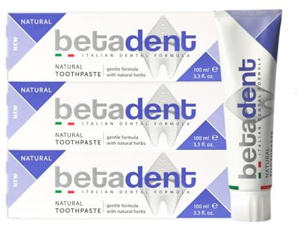 Betadent Set mit 3 natürlichen Zähnen. Hygienisch, Anti-Plaque, beruhigend und erfrischend. Stärkt das Zahnfleisch. Sanfte Formel mit natürlichen Pflanzenextrakten. 3 x 100 ml