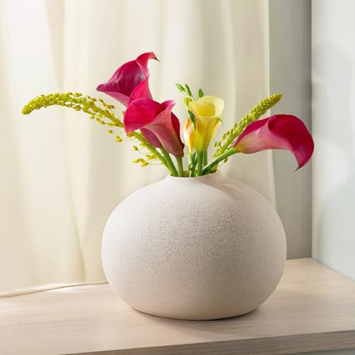 Praknu Keramik Vase Weiß Rund 13cm Hoch - Bauchige Form mit Sandtextur - Wasserdicht - Handgefertigte Unikate - Blumenvase für Tischdeko & Geschenk - Ideal für Heim & Büro