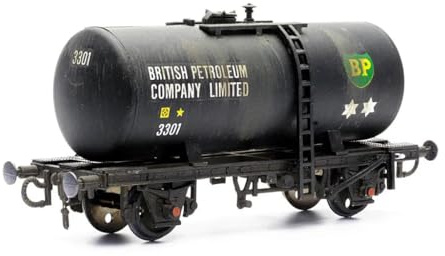 Dapol Model Railway Class B Tanker (BP) Plastic Kit - OO Scale 1/76