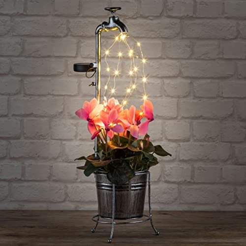 Spetebo LED Solar Deko Wasserhahn mit Blumentopf - 60 x 17 cm - Garten Beleuchtung mit 30 LED in warm weiß - Dekorative Laterne Draht Lichterkette Sternendusche Lichtspiel mit Pflanztopf Übertopf