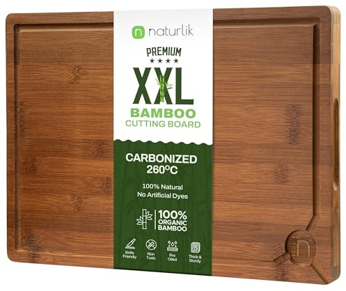 naturlik Tagliere XXL in Bambù Carbonizzato 45x30cm - Grande Tagliere Professionale in Legno Scuro con Scanalatura Raccogli Succhi e Maniglie - Per Carne, Verdura e Formaggi - Pre-oliato