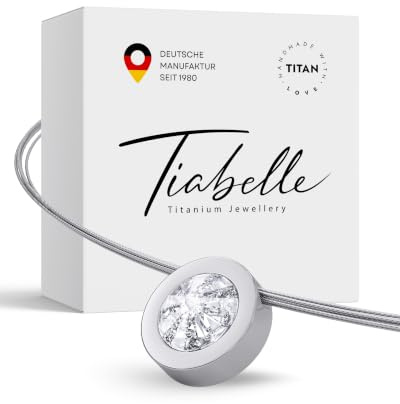 TIABELLE – Collier LARA aus Titan mit funkelndem Swarovski® Kristall – Silberfarbene Kette für Damen – allergenfrei & hautverträglich – Handmade in Germany (L=45cm | 15,9mm ø)