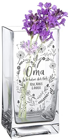 Casa Vivente Blumenvase mit Gravur für Oma, Wir haben Dich lieb, Personalisiert mit Namen, Glasvase für Schnittblumen, Deko-Vase zum Großmuttertag