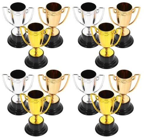 ADOCARN 12 Mini trofei per premi - Coppe in Miniatura in plastica Color Oro, Argento e Bronzo - Premi per Vincitori di Serate di Gioco per Bambini, Decorazioni per Eventi Sportivi e Feste di
