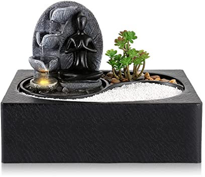 Dyna-Living Zimmerbrunnen Tischbrunnen, Brunnen Polyresin Springbrunnen LED-Beleuchtung, Tischplatte Wasserbrunnenl mit Sand Steinen & Pflanzen Dekorationen, Sitzende Buddha Brunnen, 29 x 21 x 23cm
