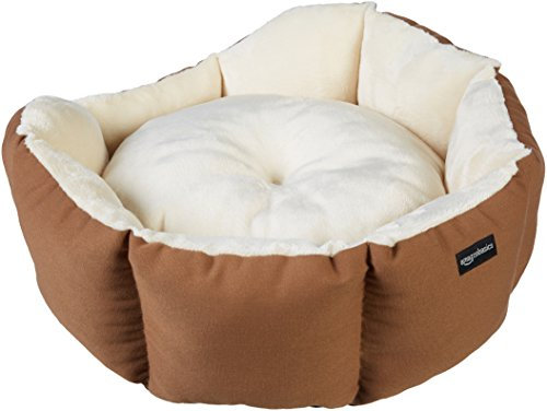 Amazon Basics Achteckiges Haustierbett für Hund oder Katze, L 50 x B 50 x H 20 cm, Braun & Elfenbein