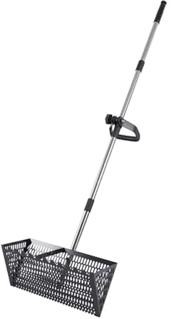 Rastrillo grande de acero inoxidable para arena de playa con mango largo de 140 cm y cesta de 40 x 18 cm con dientes anchos para limpieza de playa, recogida de pulgas y conchas marinas (negro)