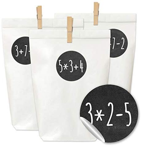 Calendario de Adviento DIY para rellenar y hacer manualidades - 24 bolsas de papel blanco, 24 pegatinas de números y 24 clips de madera - motivo problemas matemáticos negro - set número 68