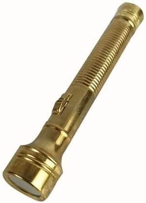 Linterna vintage de cobre antigua con luz amarilla. Linterna nostálgica que utiliza dos pilas n.° 5. Luz potente y brillante for exteriores.