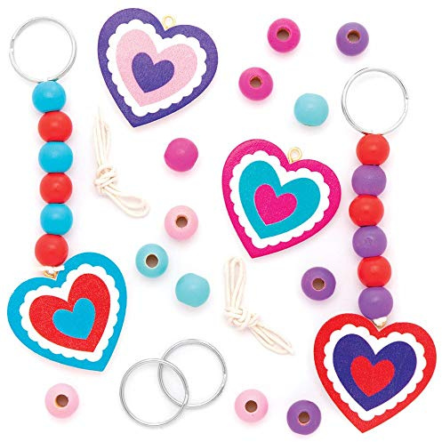 Baker Ross Schlüsselanhänger- und Taschenschmuck-Bastelsets „Herz“ aus Holz Bastelset für Kinder (4 Stück) AT358, Weiß