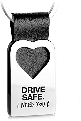 FABACH Herz Schlüsselanhänger mit Gravur aus Leder - Fahr vorsichtig Glücksbringer Auto Anhänger für Partner - Drive Safe I Need You