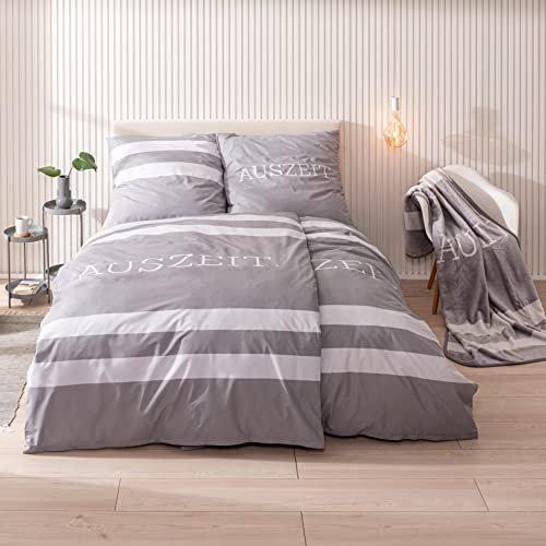 TRAUMHELDEN Auszeit Biber Bettwäsche 135x200 - Geburtstagsgeschenk für Mama & Papa, Schriftzug Auszeit grau gestreift , Kissen-Bezug 80x80 + Bett-Bezug 135x200 cm , 100% Baumwolle Winterbettwäsche