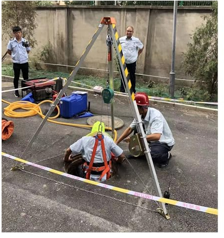 Trépied de sauvetage en espace confiné robuste – Équipement de levage portable de 816,5 kg pour la lutte contre les incendies, les sauvetages de vie, les tunnels d'égout – Équipement de sécurité