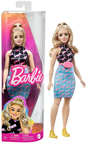 Barbie HPF78 Puppe, Kinderspielzeug, Blond mit weiblichen Rundungen, Fashionistas, Outfit mit Girl-Power-Muster, Kleidung und Zubehör, ab 3 Jahren