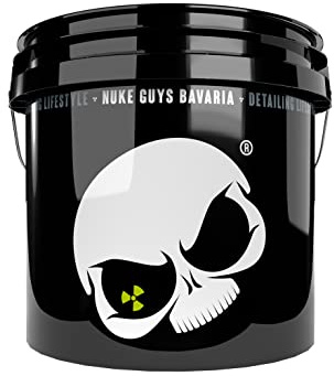 Nuke Guys Seau de Lavage White Skull Edition - 3,5 Gallons Américains (13 L) - Pour Voiture et Moto