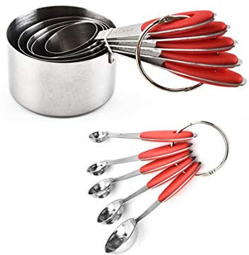 Juego de 10 tazas medidoras y cucharas medidoras con mango de silicona, compuesto por 5 tazas medidoras de acero inoxidable y 5 cucharas medidoras de acero inoxidable.