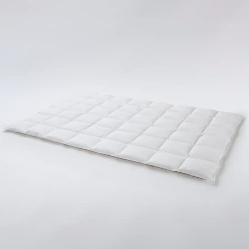Daunenfee – Cassettendecke 155x220cm – mit Daunen & Federn – 6x8 Karos, 2cm Stege – Handarbeit Made in Germany