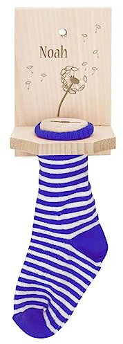 Herz & Heim® Sparstrumpf mit Gravur des Namens mit Blauer Socke Pusteblume