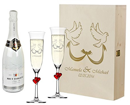 polar-effekt 2 Sektgläser mit roten Herzen und Sekt-Flasche in Geschenkbox - Personalisiert mit Gravur - Hochzeit Geschenkidee Sektglas-Set - Motiv Tauben mit Schleife