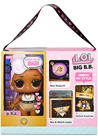 LOL Surprise bambola grande D.J. con sorprese alla moda, scarpe, vestiti e accessori. Include una scrivania, una sedia e uno sfondo. Bambola da sollezione ottima dai 3 anni in su.