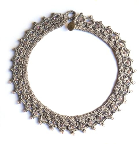 collana da donna, Gioielli all'uncinetto, girocollo di pizzo con cristalli di vetro, grigio, Made in Italy, Bijoux da donna, Lavorazione Artigianale