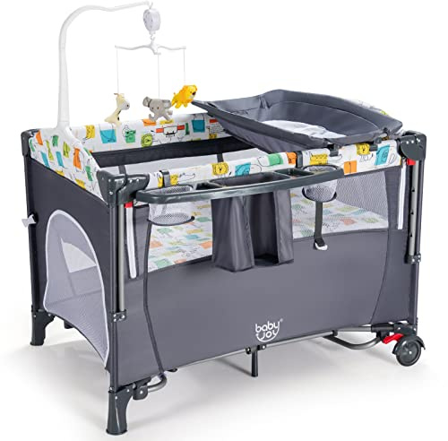 GOPLUS Babyresesäng, barnresesäng med madrass och blöjhållare på hjul, babysäng med sidoingång, bärväska, leksaksstativ och musiklåda, 0–3 år upp till 15 kg (grå)