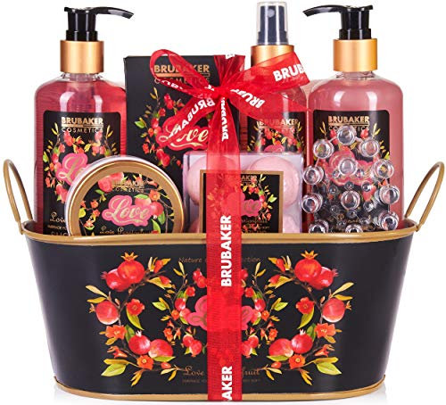 BRUBAKER Cosmetics Beautyset Love mit Passionsfrucht - Bade- und Duschset - 12 tlg. Geschenkset in Deko Wanne