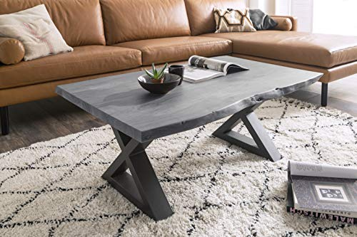 Robas Lund Couchtisch Massivholz mit Baumkante, Wohnzimmertisch Vintage Look, Akazie Massiv Grau lackiert, BxHxT 110x45x70 cm