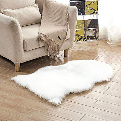 WIONE Lammfell Teppich Schaffell Lammfellimitat Schaffellimitat Wollteppich Faux Teppich Kunstfell Nachahmung Wolle Bettvorleger Sofa Matte Longhair Fell Weiß 60 * 90cm