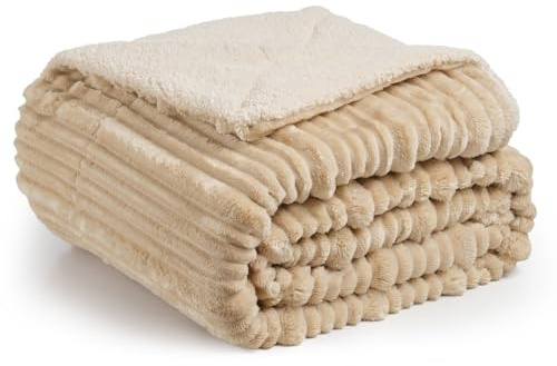 Kuscheldecke Flauschig 200x230 – Weiche Fleecedecke & Sofadecke mit Deko Streifen – Warme Cord Decke als Couchdecke, Tagesdecke & Überwurf für Wohnzimmer & Bett