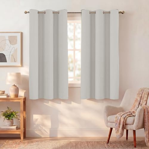 BellaHills Verdunklungsvorhänge Kurz Thermovorhang Wohnzimmer Graubeige H145xB140cm 2er Set Gardinen Blickdicht Kälteschutz Wärmeisolierend Ösenschal Schlafzimmer Blackout Curtains for Living Room