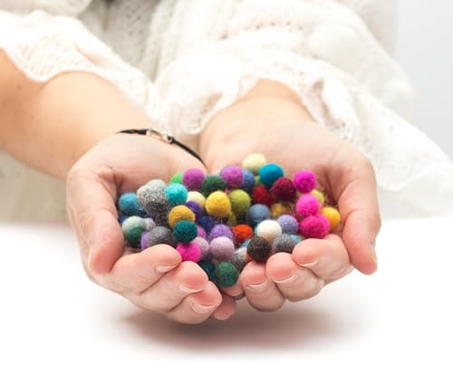 Glaciart One Filz Pom Poms, Wollebälle (120 Stück) 1 Zentimeter - 0,4 Zoll, handgefertigt, 40 Farben (Rot, Blau, Orange, Gelb, Pastell und mehr), Großhandel, kleine Bällchen für Filzen und Girlanden