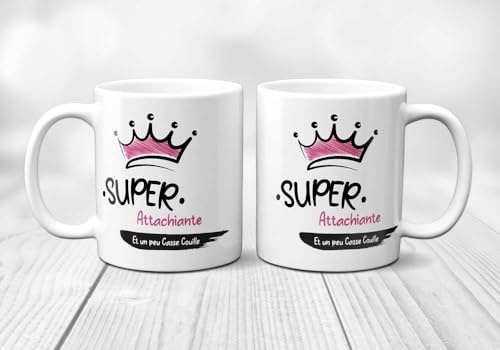 Mug humour “Super Attachiante” – Tasse drôle femme – Cadeau original – Céramique blanche brillante – Passe au lave-vaisselle et micro-ondes – Fabrication française