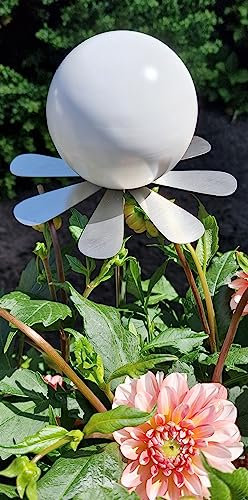 Jürgen Bocker Garten-Ambiente Blütenzauber Rotterdam Rosenkugel 10 cm Edelstahl Gartenstecker Deko mit Stab 80 cm (weiß matt)