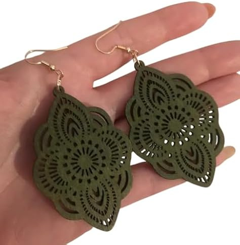 Grosse, Leichte Olivgrüne Lasercut Ohrringe aus Holz, Geschnitzte Ohrringe an Goldenen Haken aus Metalllegierung, olivgrün, oliv