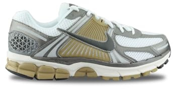 Nike FJ4151-006 Zoom Vomero 5 Uomo, Mtlc Pewter/Medium Ash-Parachute Beige EU 42