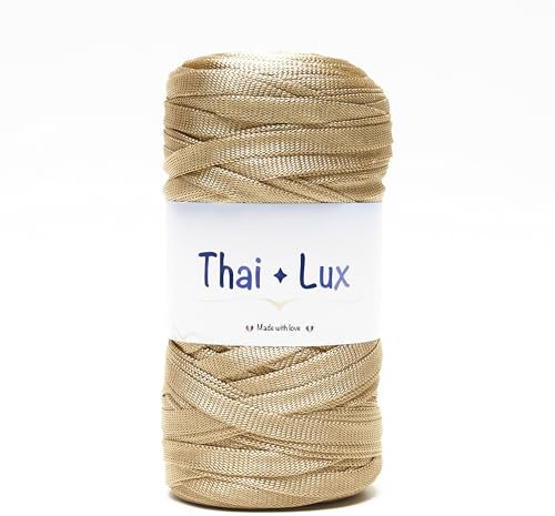 Woolove Thai Lux - Fettuccia Piatta Extrabrillante per Borse all’Uncinetto e Accessori Fai da Te - 100% Poliestere - Ideale per Uncinetto 6.00/10.00 mm - Gomitolo da 250g (120m) - Oro Scuro 40686