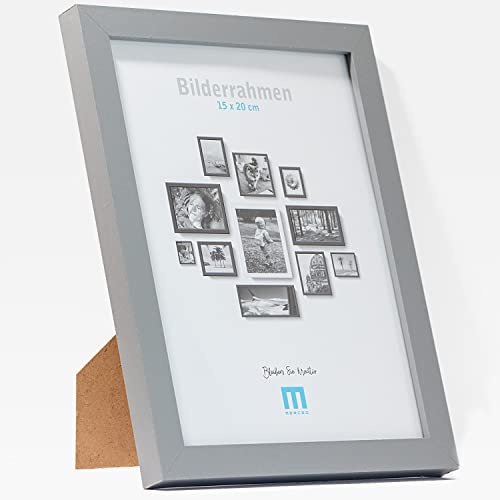 Zeitlos, moderner Bilderrahmen aus MDF, grau für 15x20 cm kleine Fotos und Bilder. Inkl. Acrylglasschutz. Er eignet sich als Tisch-Aufsteller und für die Wand, im Hochformat oder Querformat.