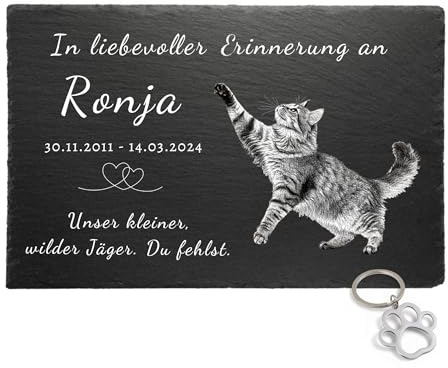 Personalisierte Katze Gedenktafel aus Schiefer–Grabstein Spielendes Kätzchen für draußen wetterfester Gedenkstein mit Bild & Wunschtext Gravur 30x15cm/30x20cm/40x30cm inkl. Pfoten-Schlüsselanhänger