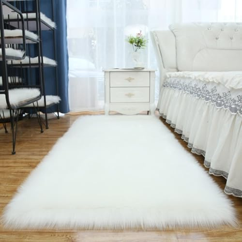 Tomifine Faux Tappeto di Pelle di Pecora, Lana Agnello Imitazione ﻿Tappeti Pelliccia Sintetica Decorativa, Adatto per Tappeto per Soggiorno, Tappetino per il Letto (60 x 90 cm,Bianco)