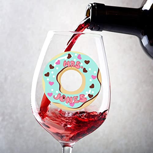 Rimego Copas de vino de Navidad con nombre personalizado, juego de 2 copas de vino de 17 onzas, copas de vino personalizadas para bodas o cumpleaños, copas de vino de cristal
